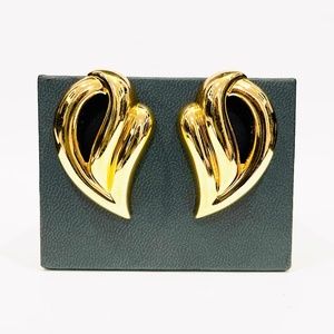 ❌SOLD❌ Christian Dior Gold Tone Signed Leaf Design Vintage Clip-On Earrings